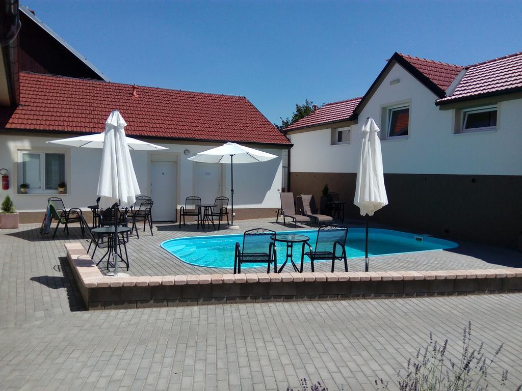 Penzion Kratochvil Dolni Dunajovice Ngoại thất bức ảnh