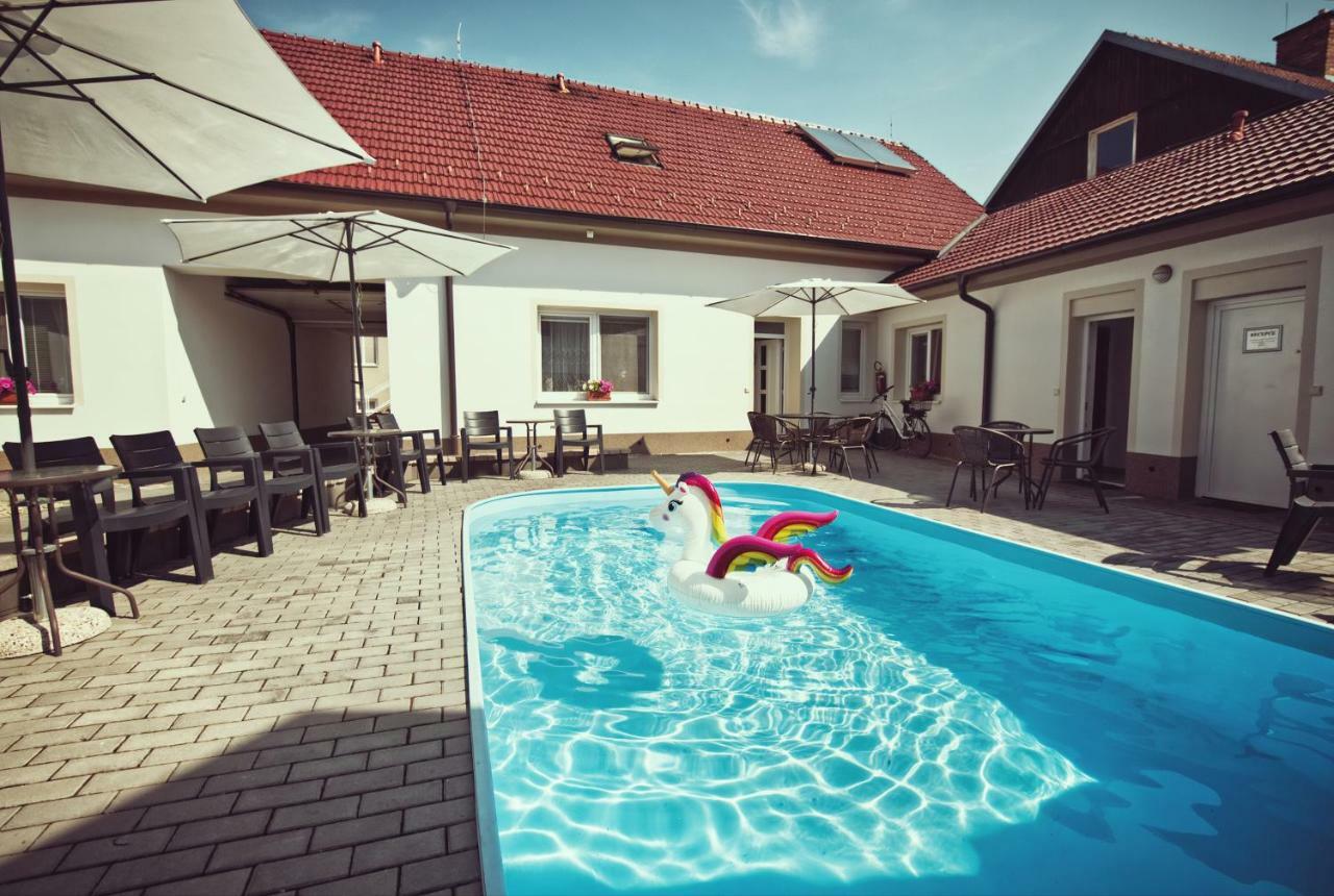 Penzion Kratochvil Dolni Dunajovice Ngoại thất bức ảnh